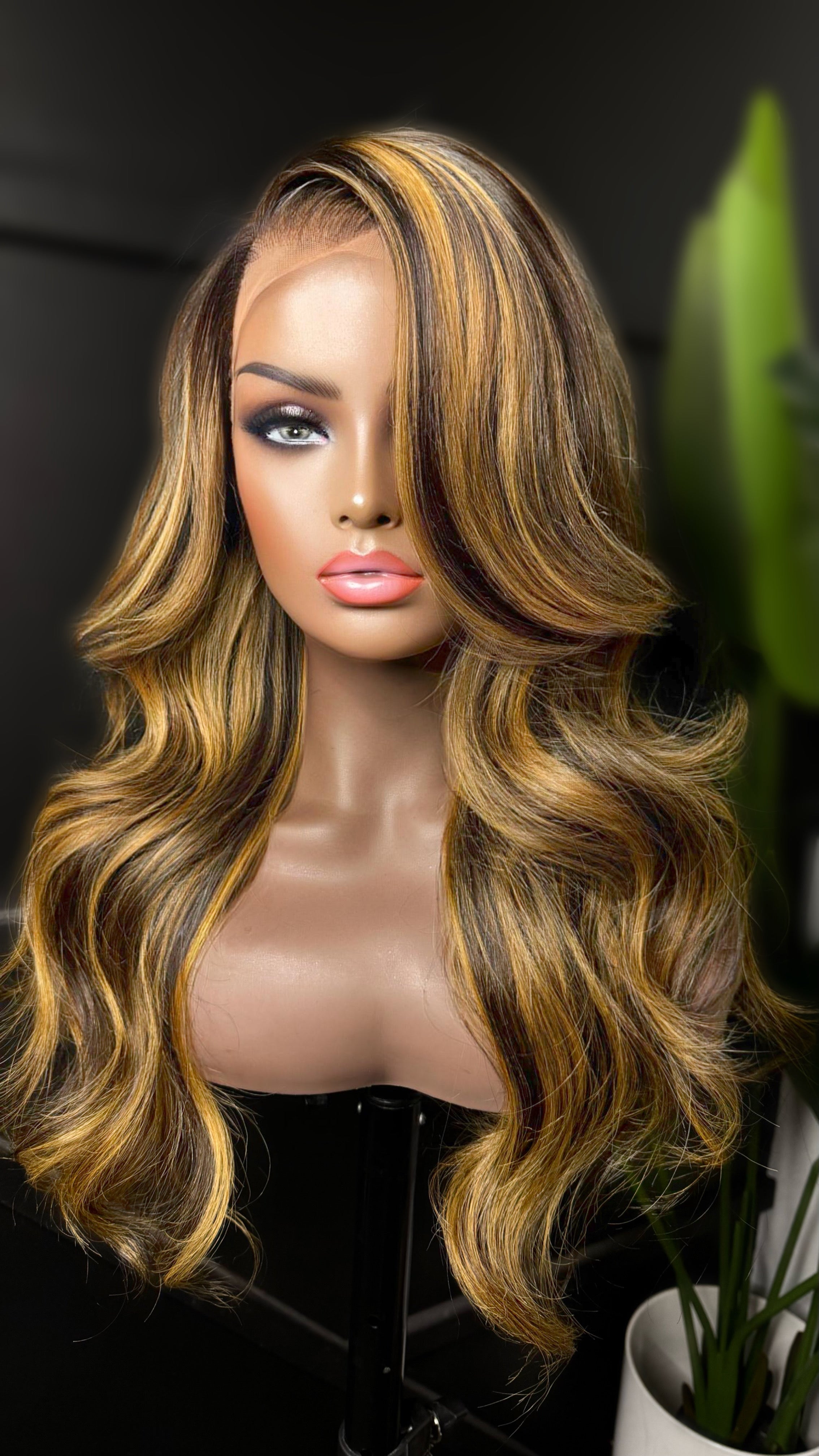 “Izzy" Glueless Lace Closure Wig