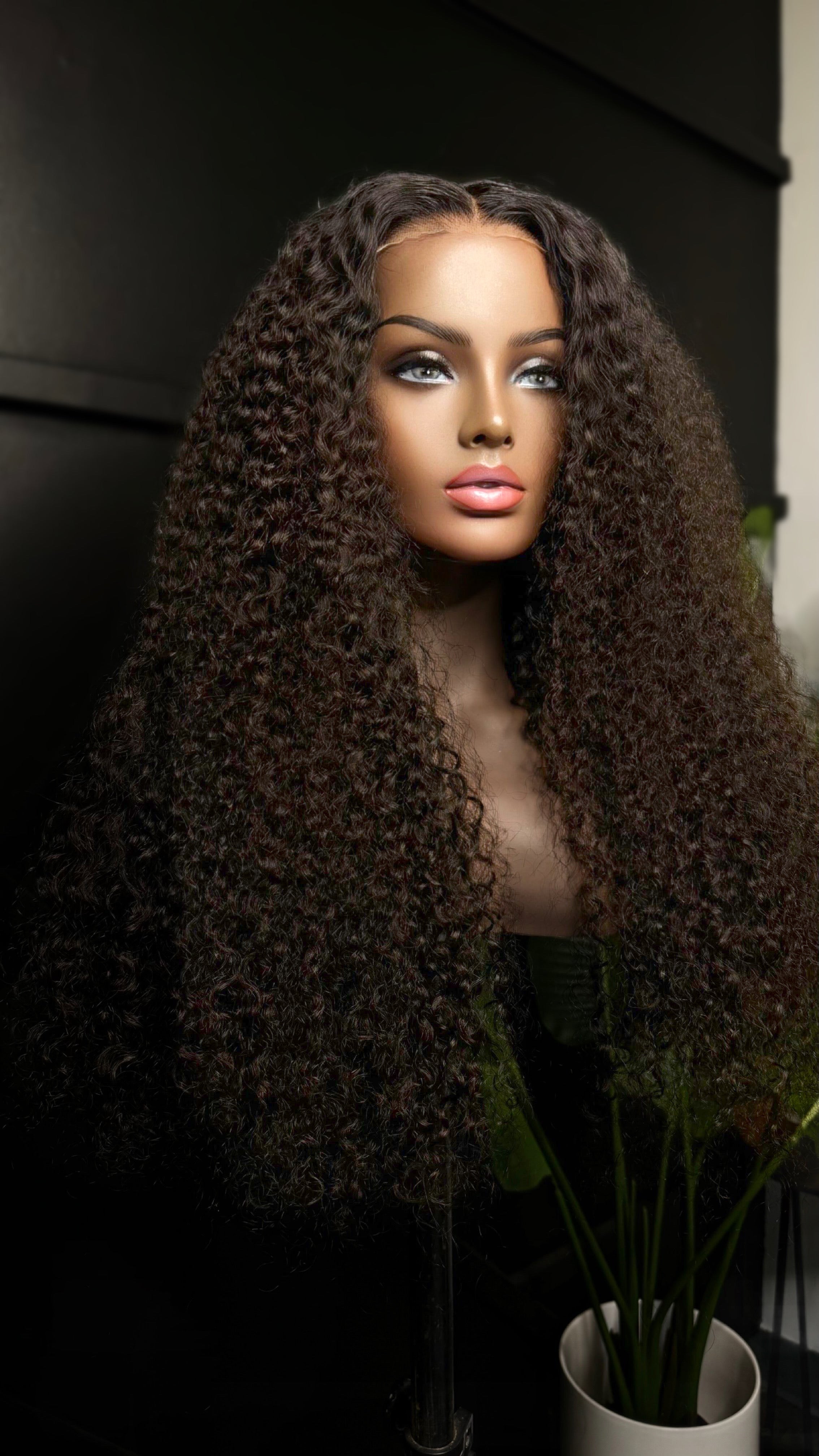 “Che" Glueless Lace Closure Wig