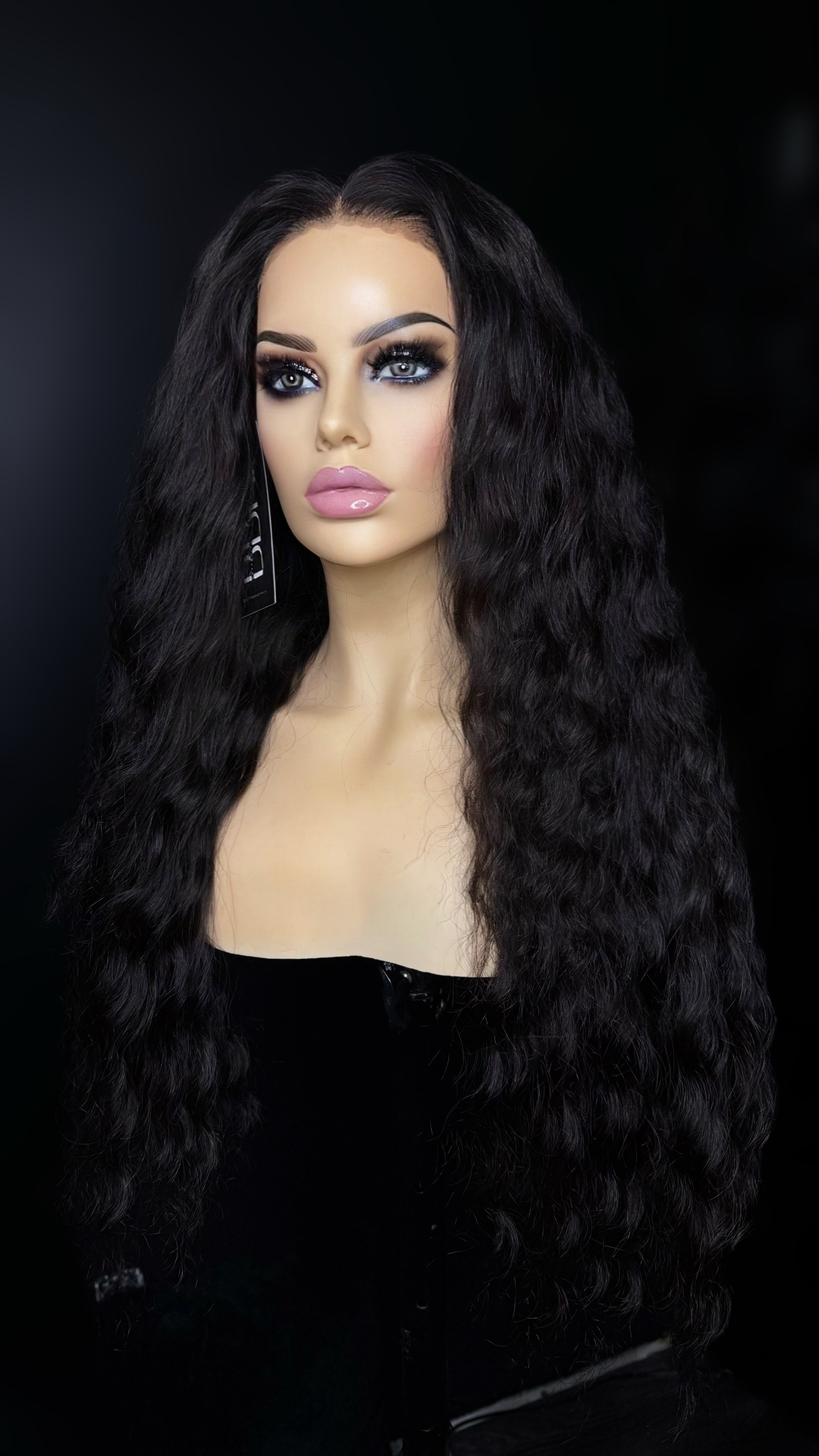 “Tessa" Glueless Lace Closure Wig